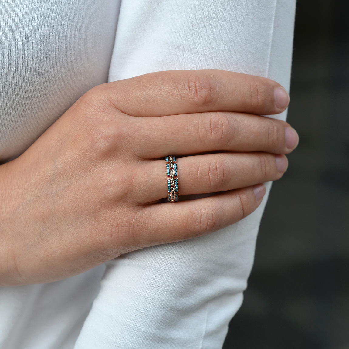 Ring with black and blue diamonds
