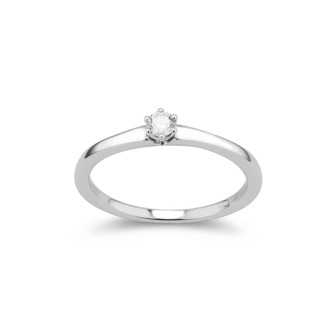 Classic engagement ring with diamond